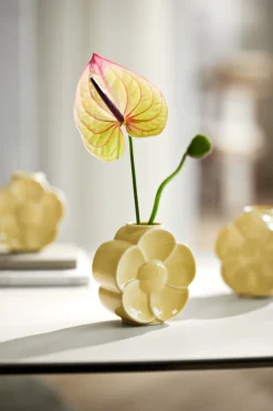Smørblomst Vase H11.5 cm